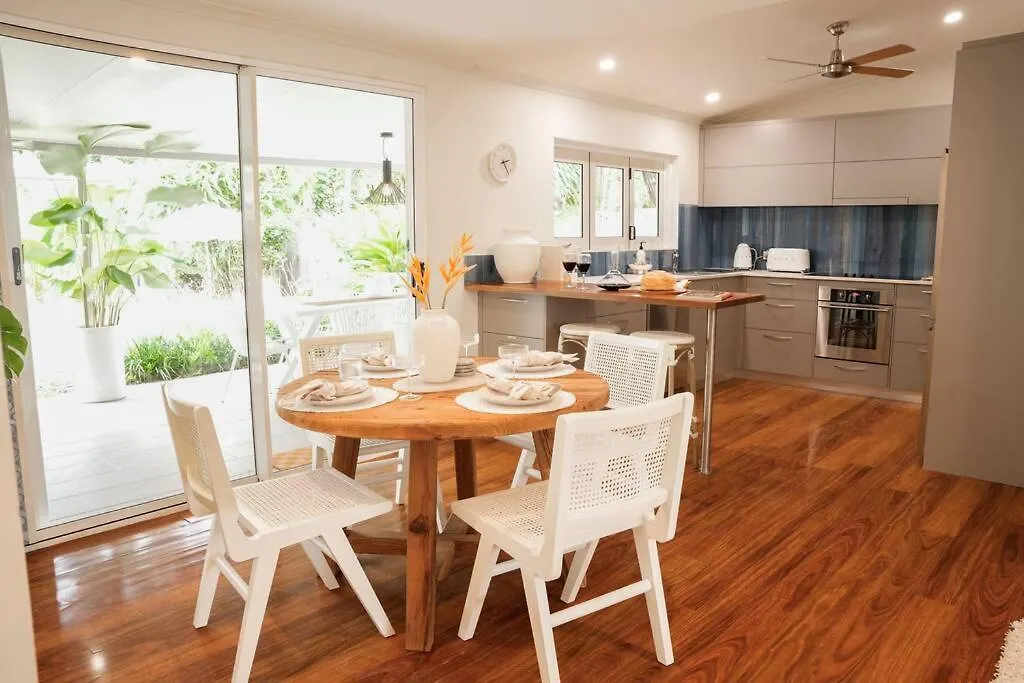 Four Palms, 8 Min Walk To Beach- Pet Friendly Trinity Beach