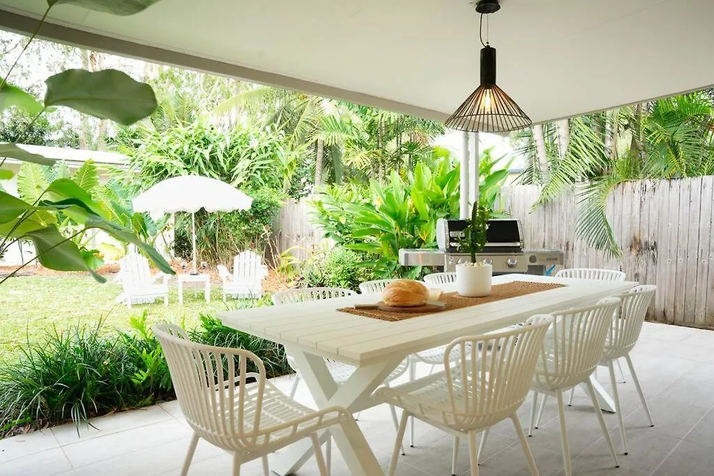 Four Palms, 8 Min Walk To Beach- Pet Friendly Trinity Beach Australia