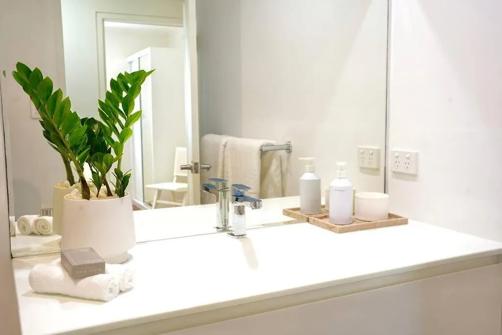 Four Palms, 8 Min Walk To Beach- Pet Friendly Trinity Beach